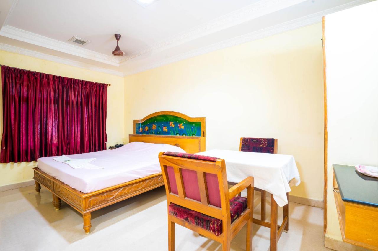 Hotel Tamilnadu, Courtallam I Kuttālam Buitenkant foto